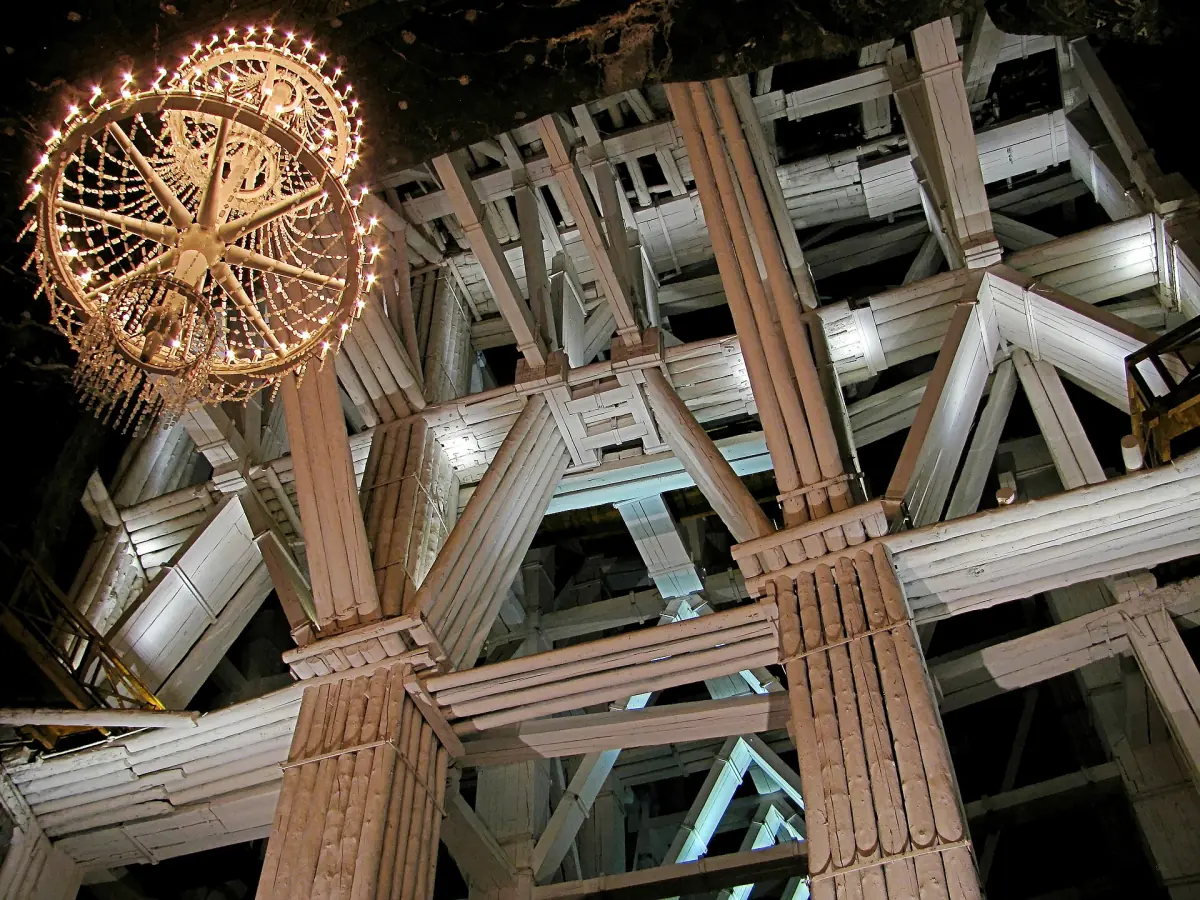 Timber construction and a salt wheel underground
